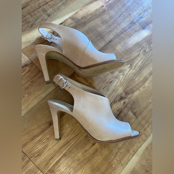 Vince Camuto Frasper Peep Toe Shootie - Picture 3 of 5